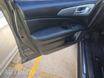 2017 Nissan Pathfinder SL – miniatura 9