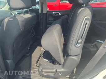 2017 Nissan Pathfinder SV – miniatura 13