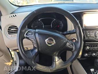 2017 Nissan Pathfinder SV - miniatura 10