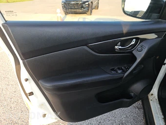2017 Nissan Rogue S – miniatura 9