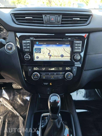 2017 Nissan Rogue SL – miniatura 10
