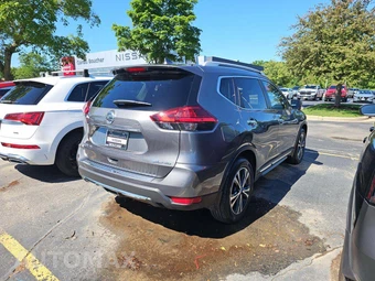 2017 Nissan Rogue SL – miniatura 3