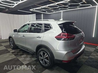 2017 Nissan Rogue SL - miniatura 2