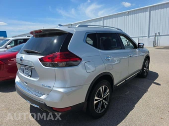 2017 Nissan Rogue SL - miniatura 3