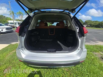 2017 Nissan Rogue SL - miniatura 14