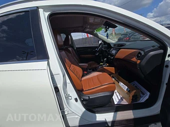 2017 Nissan Rogue SL – miniatura 18