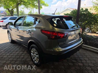 2017 Nissan Rogue Sport S - miniatura 2
