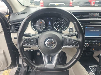 2017 Nissan Rogue Sport SL - miniatura 10
