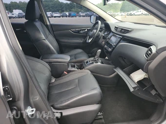 2017 Nissan Rogue Sport SL - miniatura 8