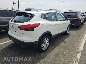 2017 Nissan Rogue Sport SV - miniatura 4