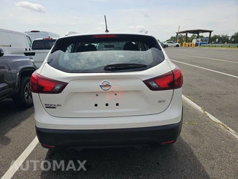 2017 Nissan Rogue Sport SV - miniatura 5