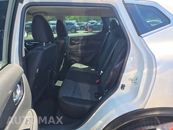 2017 Nissan Rogue Sport SV - miniatura 13