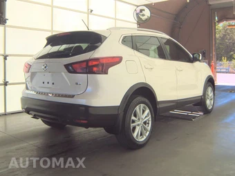 2017 Nissan Rogue Sport SV - miniatura 4