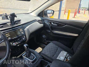 2017 Nissan Rogue Sport SV - miniatura 11