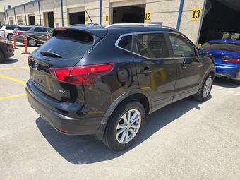 2017 Nissan Rogue Sport SV - miniatura 4