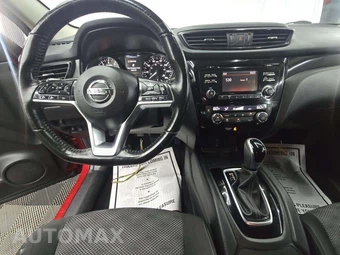 2017 Nissan Rogue Sport SV - miniatura 10