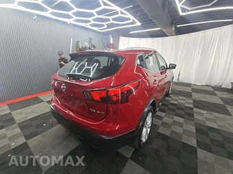 2017 Nissan Rogue Sport SV - miniatura 3