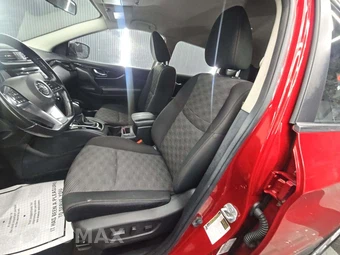 2017 Nissan Rogue Sport SV - miniatura 6