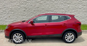 2017 Nissan Rogue Sport SV - miniatura 5