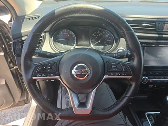 2017 Nissan Rogue Sport SV - miniatura 10
