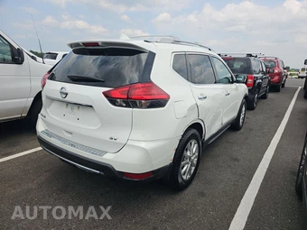 2017 Nissan Rogue SV - miniatura 4