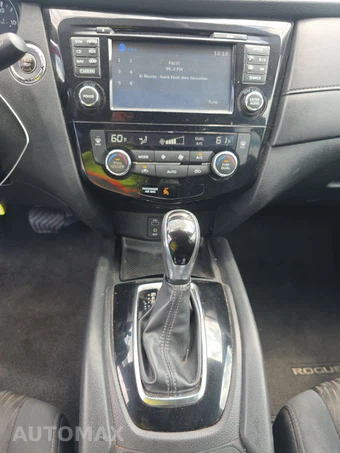 2017 Nissan Rogue SV – miniatura 11