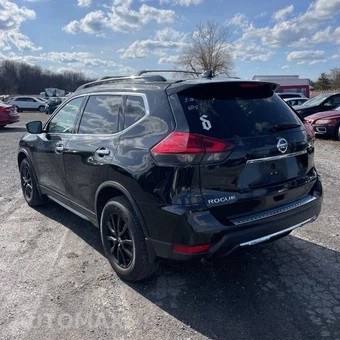 2017 Nissan Rogue SV - miniatura 3