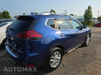 2017 Nissan Rogue SV – miniatura 4