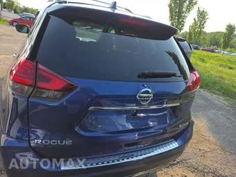 2017 Nissan Rogue SV – miniatura 5