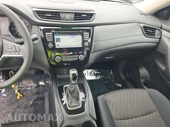 2017 Nissan Rogue SV – miniatura 10