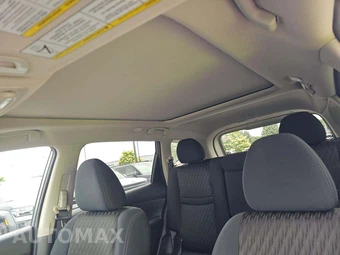 2017 Nissan Rogue SV – miniatura 11