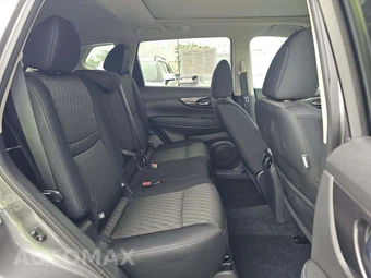 2017 Nissan Rogue SV – miniatura 16
