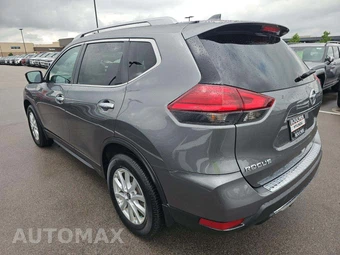 2017 Nissan Rogue SV – miniatura 2