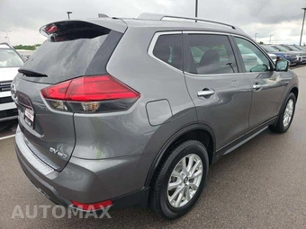 2017 Nissan Rogue SV – miniatura 3