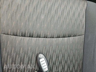 2017 Nissan Rogue SV – miniatura 8