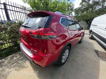 2017 Nissan Rogue SV - miniatura 3