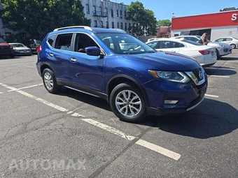 2017 Nissan Rogue SV – miniatura 4