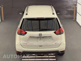 2017 Nissan Rogue SV – miniatura 5