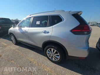 2017 Nissan Rogue SV – miniatura 6
