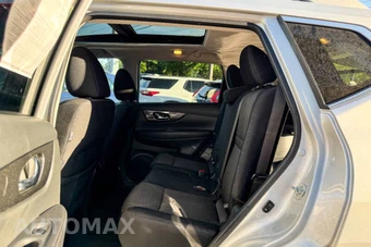 2017 Nissan Rogue SV – miniatura 20