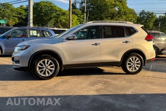 2017 Nissan Rogue SV – miniatura 6