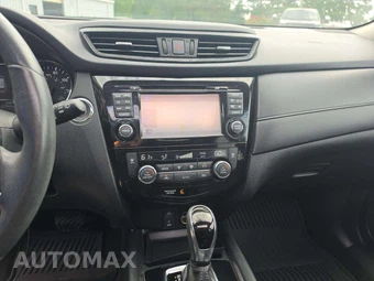2017 Nissan Rogue SV – miniatura 7