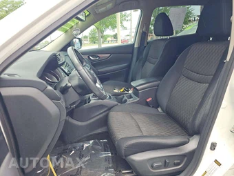 2017 Nissan Rogue SV – miniatura 6