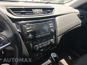 2017 Nissan Rogue SV – miniatura 11