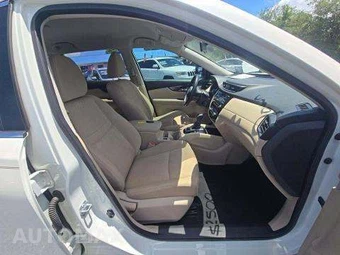 2017 Nissan Rogue SV – miniatura 19