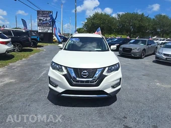 2017 Nissan Rogue SV – miniatura 2