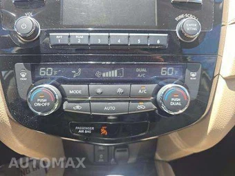2017 Nissan Rogue SV – miniatura 32