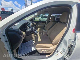 2017 Nissan Rogue SV – miniatura 7
