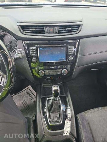 2017 Nissan Rogue SV – miniatura 10