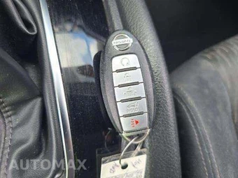 2017 Nissan Rogue SV – miniatura 8
